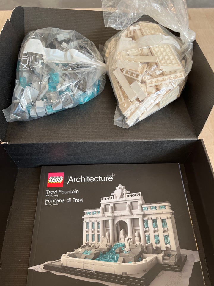 Lego Architecture, Trevi Fountain