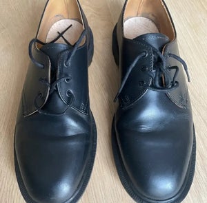 Dr martens hotsell lak maat 41