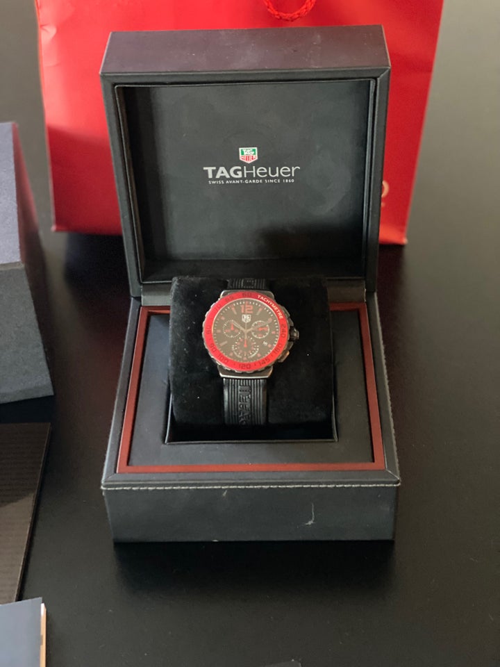 Herreur, Tag Heuer