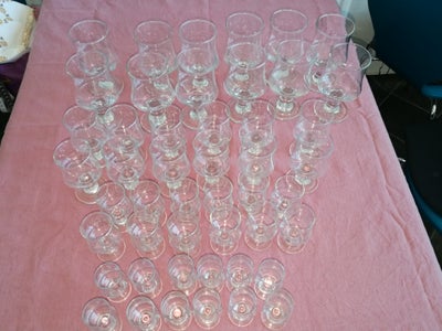 Glas, Hamlet glas, Hamlet, 12 stk øl glas 200 kr 12 stk hvidvin glas 150kr 12 portvin/sherry glas 12