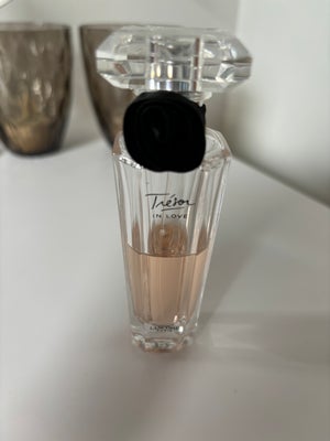 Dameparfume, Parfume, Lancomé, Lancomé Tresor parfume 30 ml flaske  
Ca halvdelen tilbage  
Afhentni