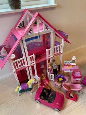 Barbie, Barbiehus Barbie Hus, Stort Barbie hus med en masse inventar , Barbie dukker og Ken. Barbied