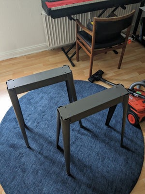 Skrivebord, IKEA, Bordben fra Ikea. Passer til skrivebord eller lille spisebord. 2 stk. I rigtig pæn
