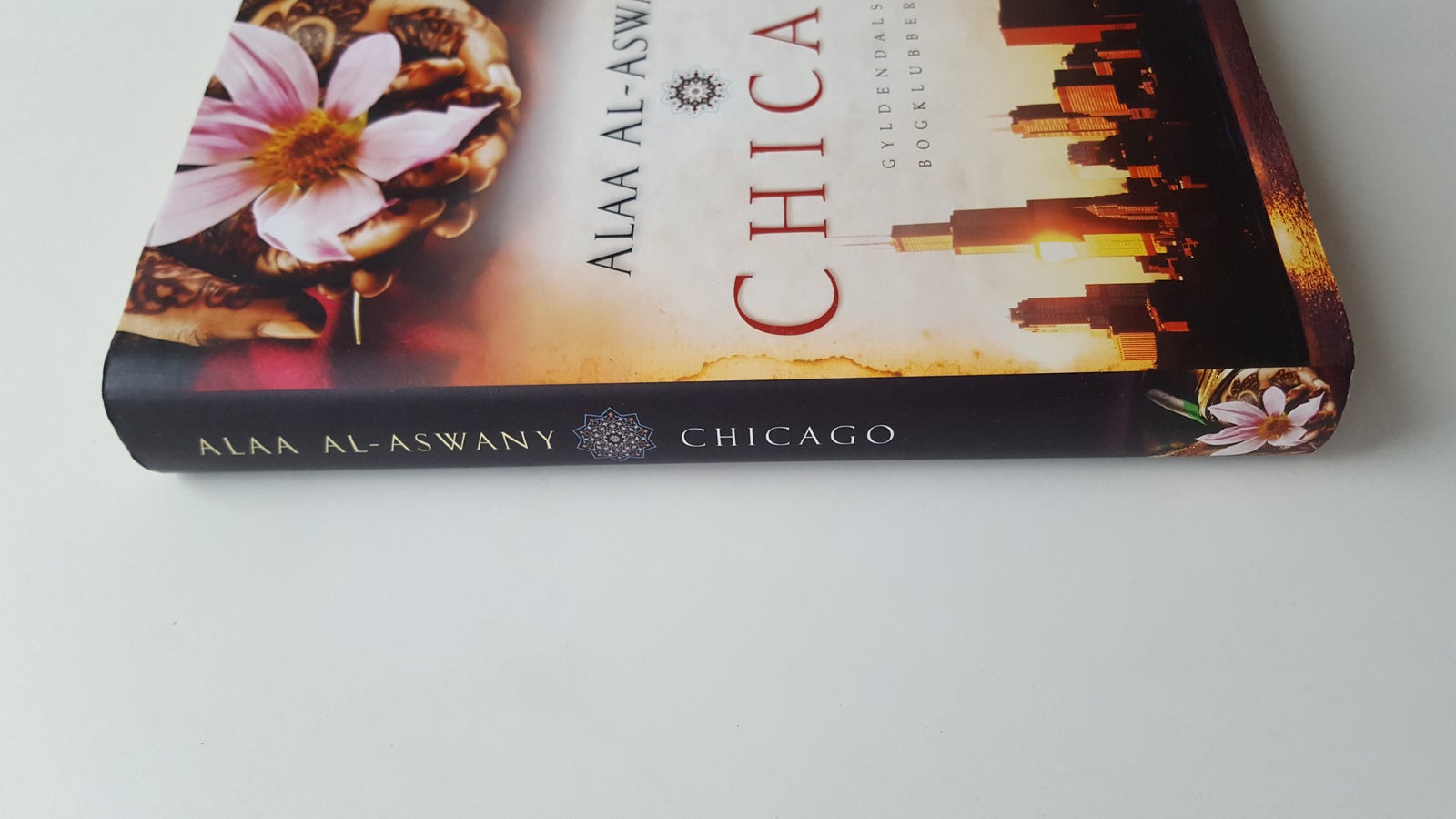 Chicago, Alaa Al-Aswany, genre: roman