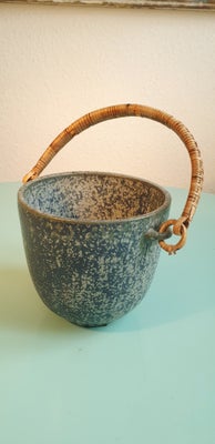 Keramik, Arne Bang, Isspand sign. AB 15.. Med blå og grønspættet glasur.

 Fin stand, dog mindre sli