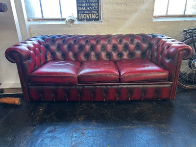 Sofa, læder, 3 pers. , Chesterfield, Rød 3 personers chesterfield sofa sælges.
Brugte med patina.
Tr