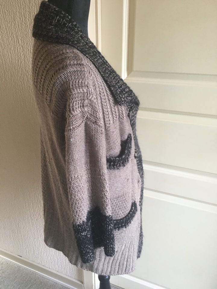 Cardigan, Munthe plus Simonsen, str. 38