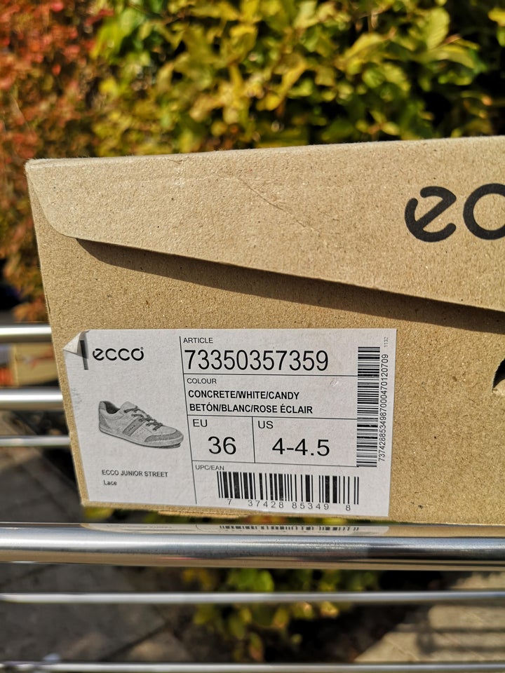 Sneakers, str. 36, Ecco Street Junior