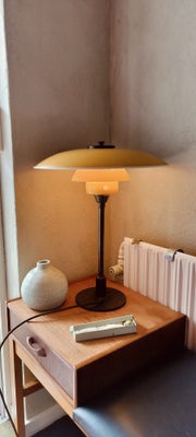 PH, 3,6-2,5, bordlampe, Gammel PH Bordlampe 3,6-2,5.
Overskærm af zink , mellemskærm , og underskærm