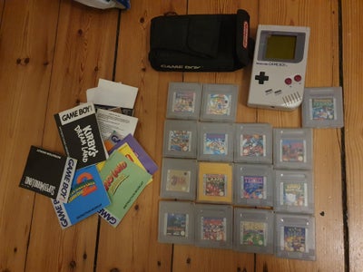 Nintendo Game Boy Classic, Sælger min gamle gameboy med 15 spil. Testet og virker perfekt.
Sælges he