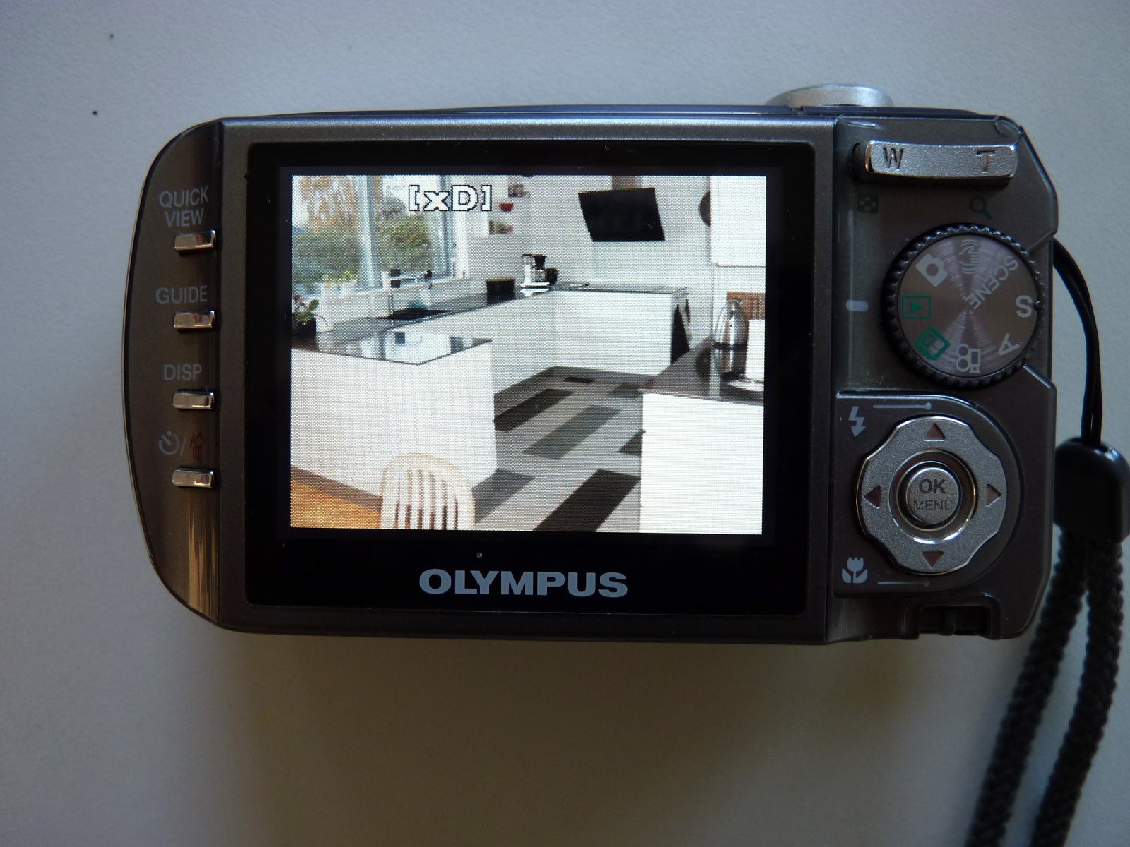 Olympus Olympus Digital 800 All-Weather, 8 megapixels,