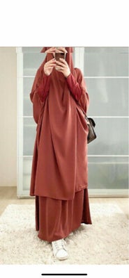 Anden kjole, -, str. One size,  Mørke orange,  -,  Næsten som ny, Khimar sæt
Abaya med Khimar samme 