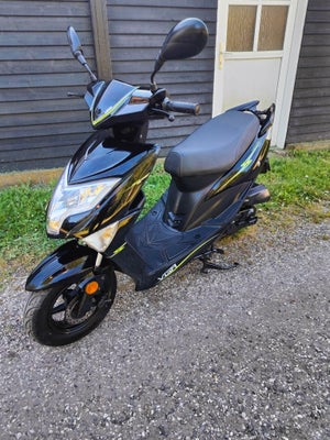 VGA Explora 45, 2018, Very nice scooter for sale VGA EXPLORA 45km/t 2018. 
Everything works very wel