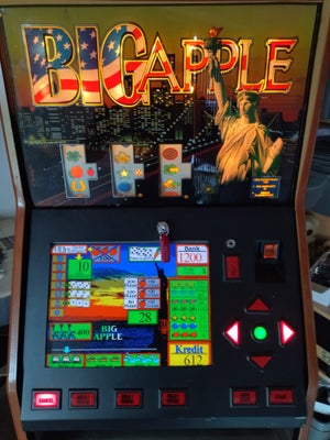 DAE, spilleautomat, God, Big Apple fra DAE en sjælden automat som der ikke er mange af på markedet. 