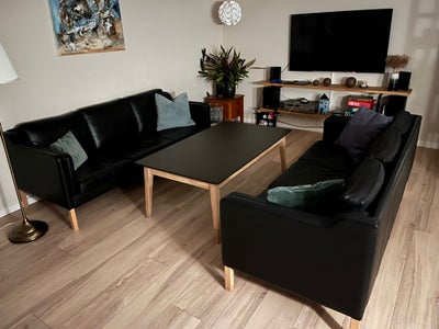 Sofa, læder, 3 pers., To sorte lædersofaer i god stand. Fra ikke ryger hjem. 3000,-kr. stykket eller