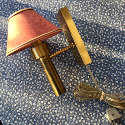 Væglampe, Vitrika Bodegalampet, To smukke væglamper fra Vitrika i patineret messing i modellen “Bode