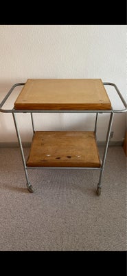 Rullebord, 2 vendbare bakker kan bruges til reparationer af alt muligt 