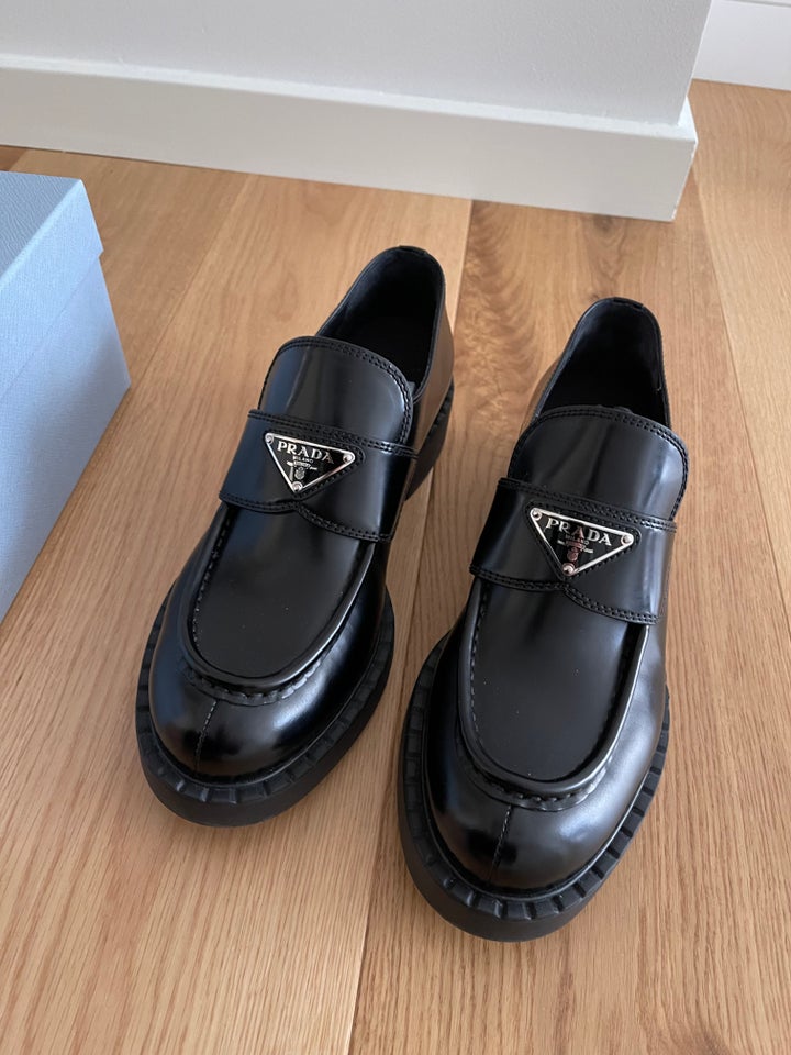 Loafers, str. 39, Prada