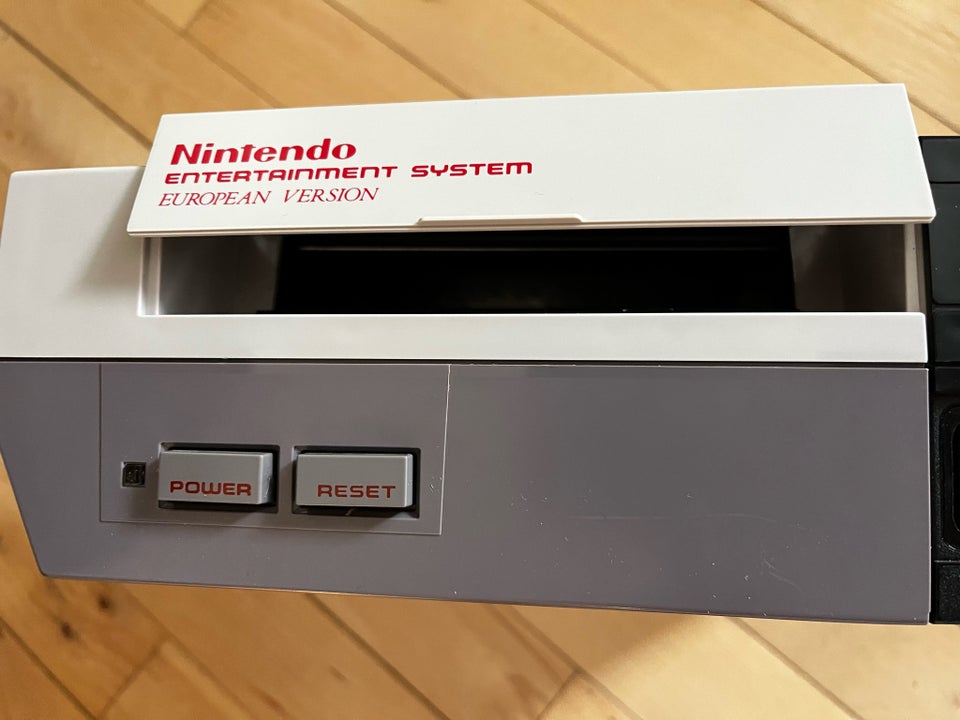 Nintendo NES, God