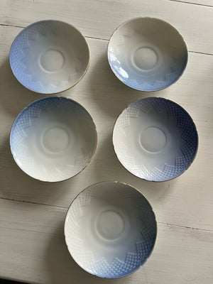 Porcelæn, Underkopper, Mågestel med guldkant, 5 underkopper fra Bing & Grøndahl. De sælges for 15 kr