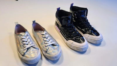 Sneakers, str. findes i flere str., H&M, piger, 2 par sko fra H&M 
1 x sneakers str 36 med glimmer
1