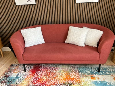 Sofa, stof, 3 pers. , ILVA, Fin og velholdt sofa til den lille stue, studie lejligheden eller måske 