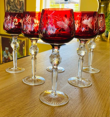 Glas, Bøhmiske vinglas, Rømer vinglas, 6 smukke vinglas i bøhmisk krystal med slebet kumme i rubin r