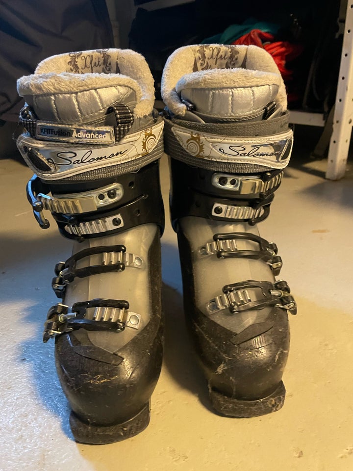 Salomon sale divine 6