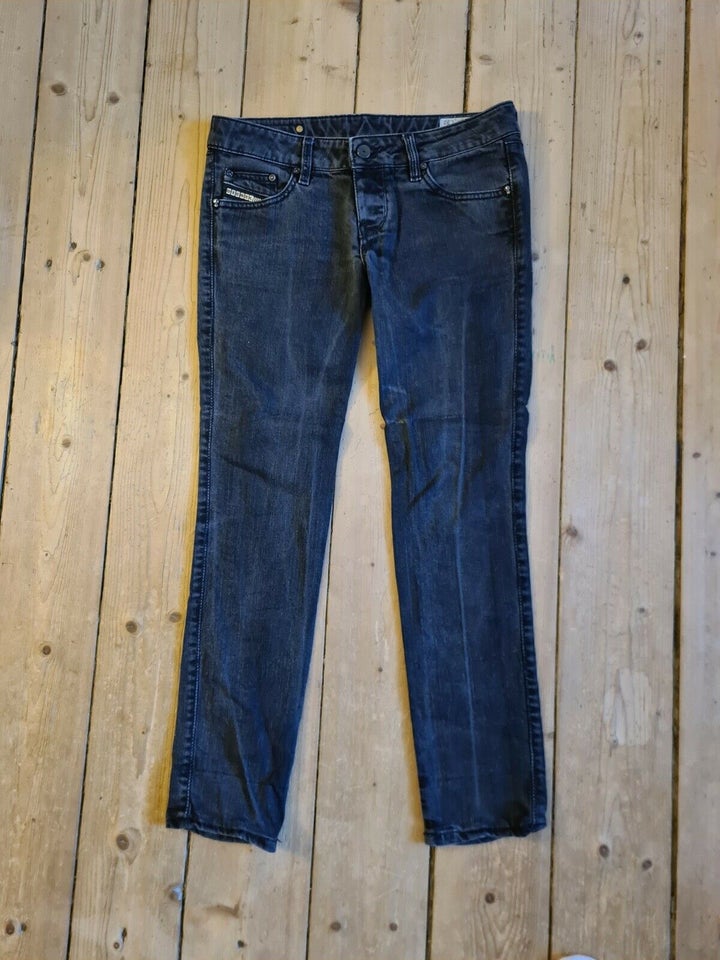 Jeans, Diesel, str. 27