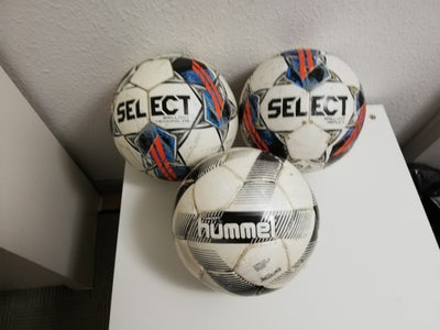 Bold, Fodbold, Hummel og Select, Alle træ bold koster 80  kr. 1n stk bold 30 kr. 
Skriv på dba eller