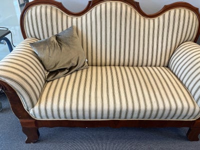Sofa, uld, 2 pers., Velholdt ældre sofa i god stand. Intakt betræk og bånd. Almindelige brugsspor.
A