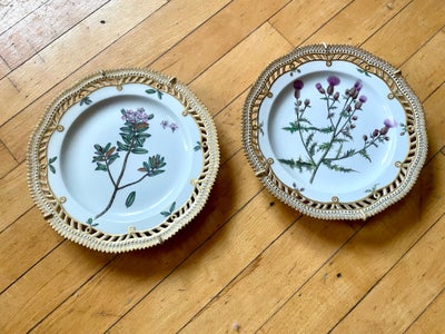 Porcelæn, Tallerkener, Flora Danica tallerkener fra Royal Copenhagen sælges.
De er begge 22cm og fre