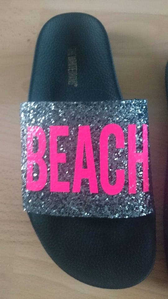 adjektiv på vegne af grænseflade Sandaler, str. 38, The White Brand - dba.dk - Køb og Salg af Nyt og Brugt adjektiv på vegne af grænseflade Sandaler, str. 38, The White Brand - dba.dk - Køb og Salg af Nyt og Brugt