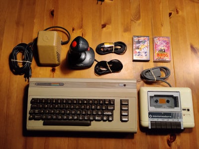 Commodore 64 m. båndstation og spil, spillekonsol, God, Renset og testet velfungerende C64 med bånds