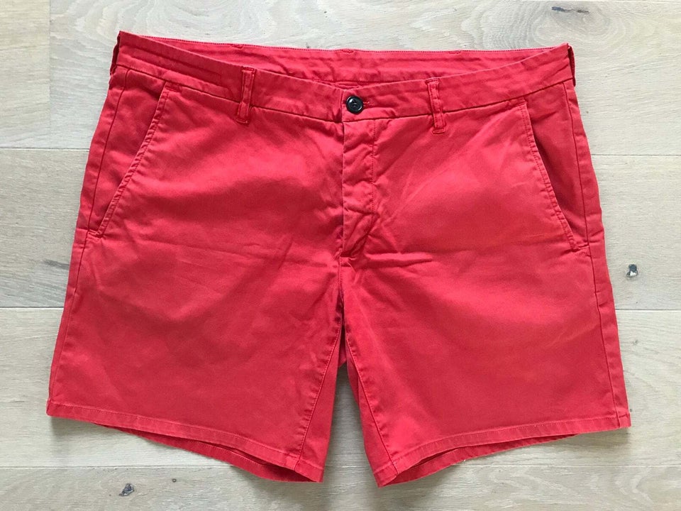 Shorts, Department five, str. 31