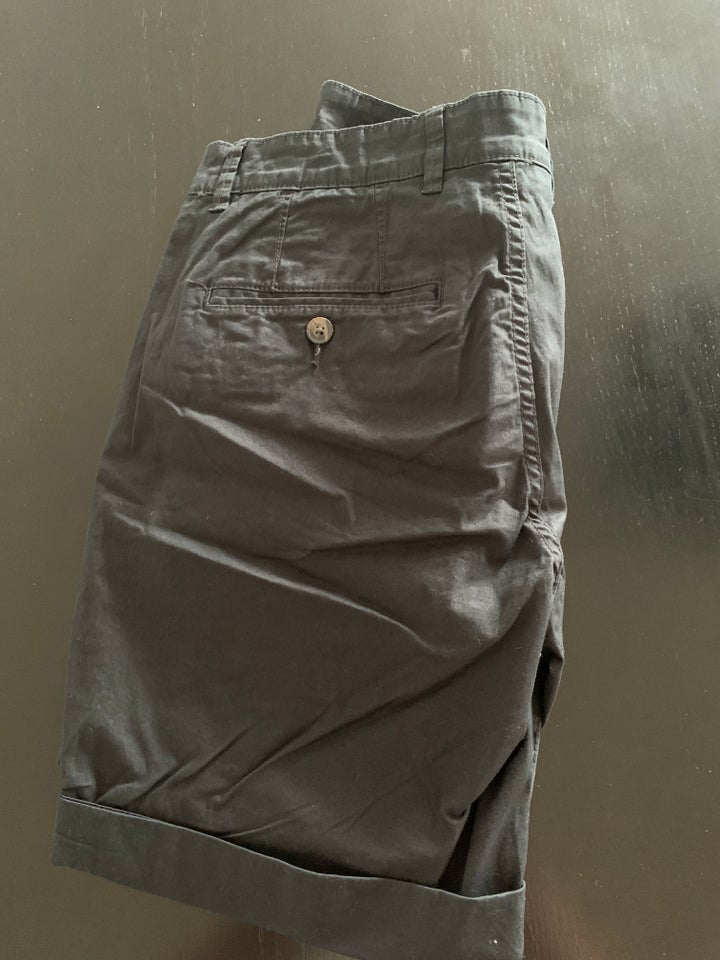 Shorts, Selected, str. 32