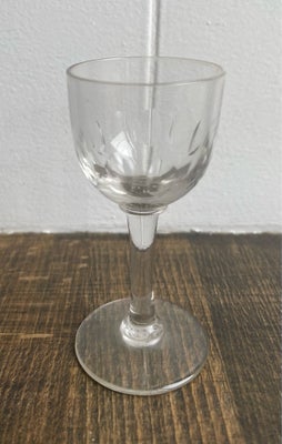 Glas,  4 stk snapseglas , Antikke, 4 antikke snapseglas uden fejl og skår 
Måler 8,5 cm høje 

Samle