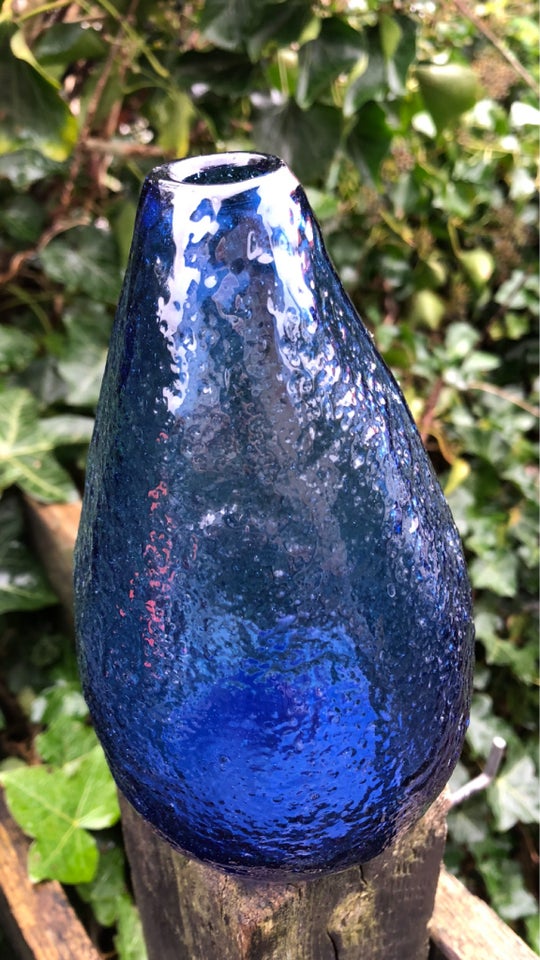 Smuk unika mundblæst vintage vase , Kobolt blå glas vase -