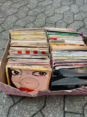 EP, Forskellige, Andet, Pladesamling. En kasse med Ca. 100-120 stk. gamle EP,er 1960er 1970er 1980er