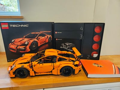 Lego Technic,  Porsche 911 GT3 RS (42056), Som ny, har næste kun ligget usamlet i kassen. Købt i 201