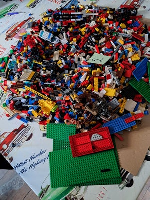 Lego blandet, 8,1 kg blandede klodser, SE FOTO.  ikke nyvasket, afhentes i Herning,  kan evt sendes