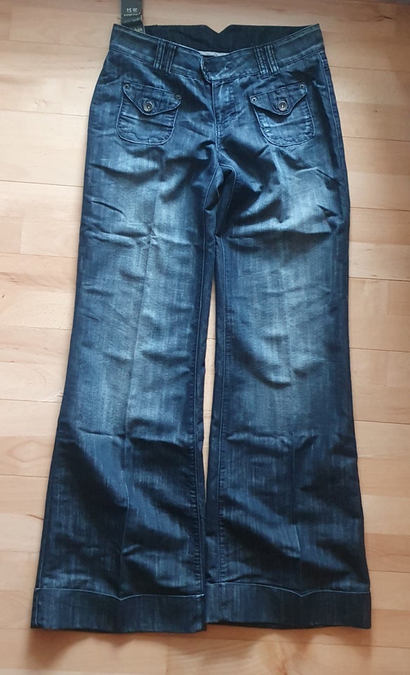 Jeans, Phobia, str. 28