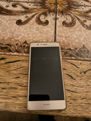 HUAWEI P9 Lite, God, Sælger denne her da den bare ligger i en skuffe og laver ingenting. Den fungere