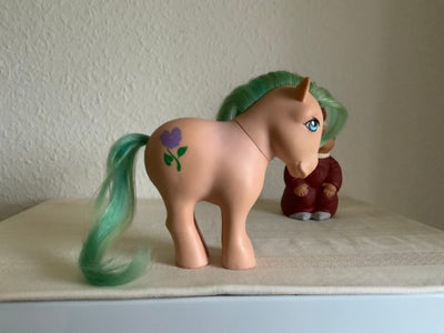 My Little Pony, Hasbro, Pæn Månedspony fra 80’er. Lidt klip. Uden fragt