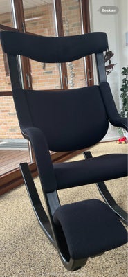 Hvilestol, stof, Stokke Gravaty, Stokke Variér Gravity (ny model) Loungestol sælges.
Gravity stolen 