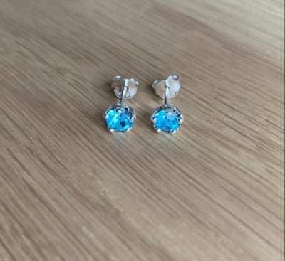 Ørestikker, sølv, Sterling sølv, Smukke ørestikker
Sterling sølv
Helt nye og ubrugte
100 kr.