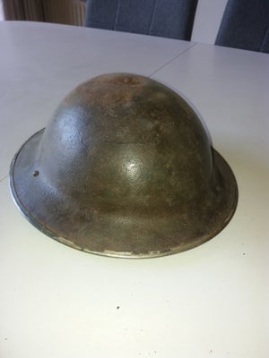Militær, Stålhjelm, Original engelsk stålhjelm fra 2. Verdenskrig. Mangler hageremmen. Indmaden sidd