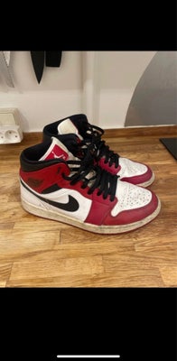 Sneakers, Nike, str. 42,  God men brugt, Nike Air Jordan 1 mid, Chicago edition 