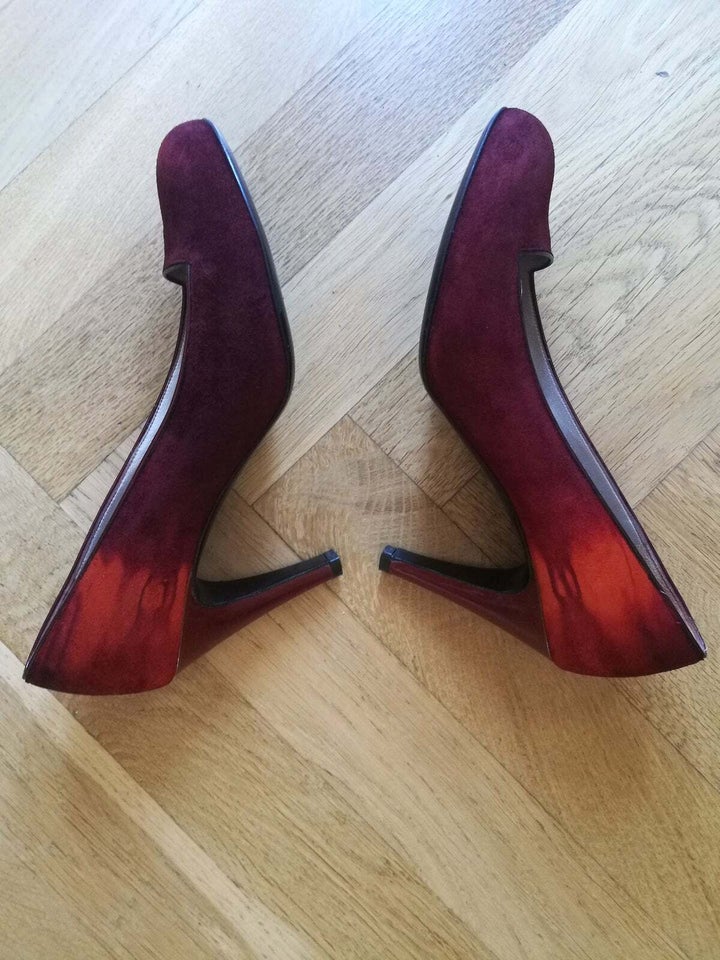 Pumps, str. 40, Salvatore Ferragamo