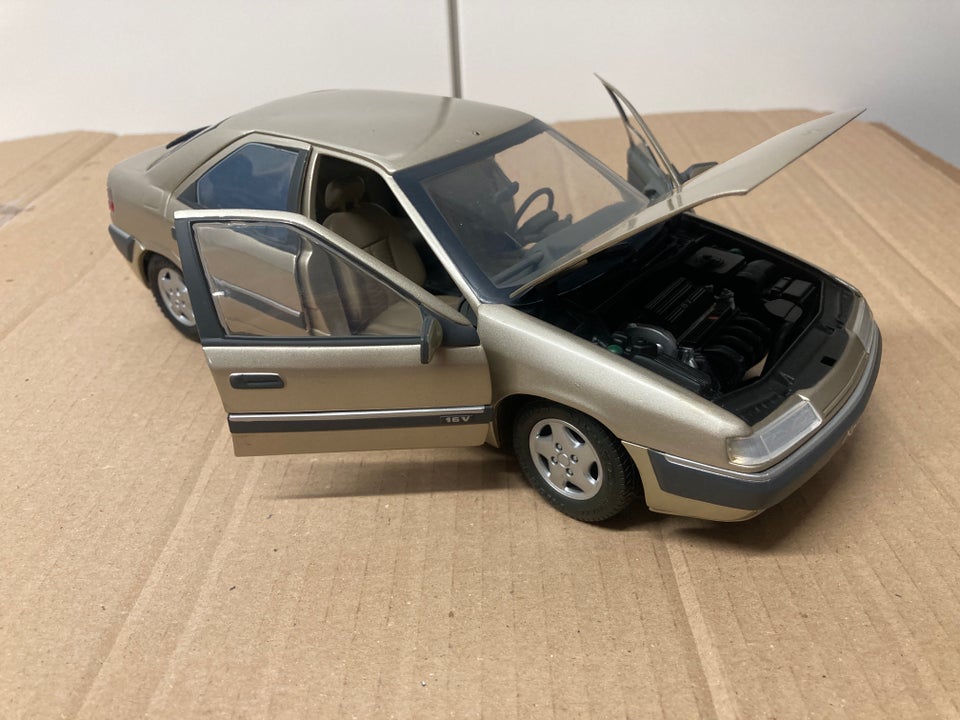 Modelbil, Citroën Xantia 1/18, skala 1:18